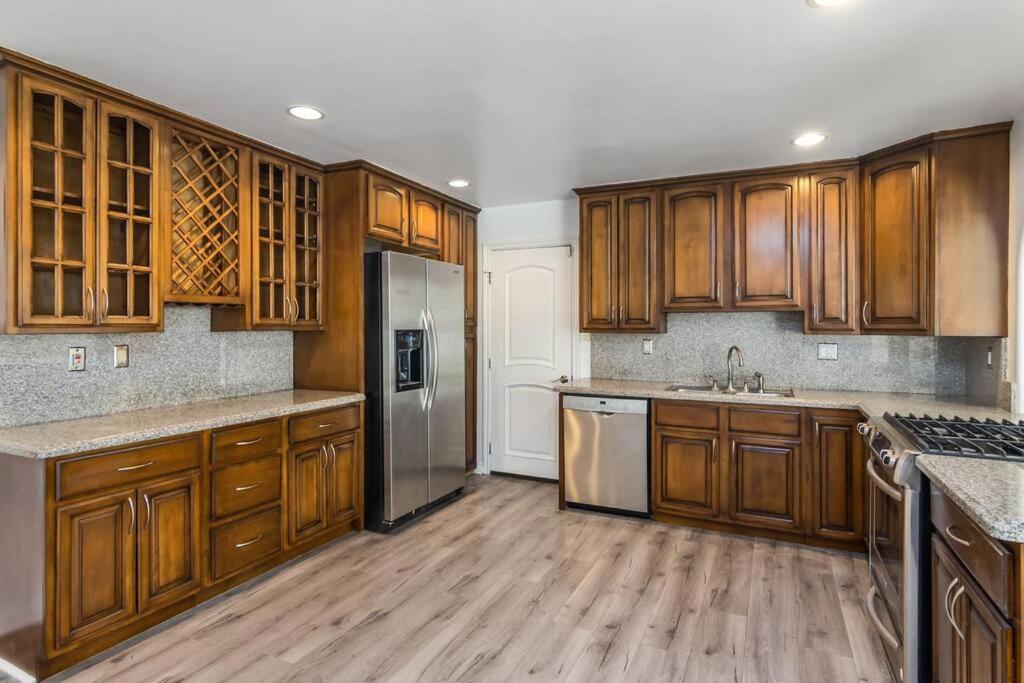 Woodland Hills 3 Bedroom W/ Pool And Сasa de vacaciones Los Ángeles