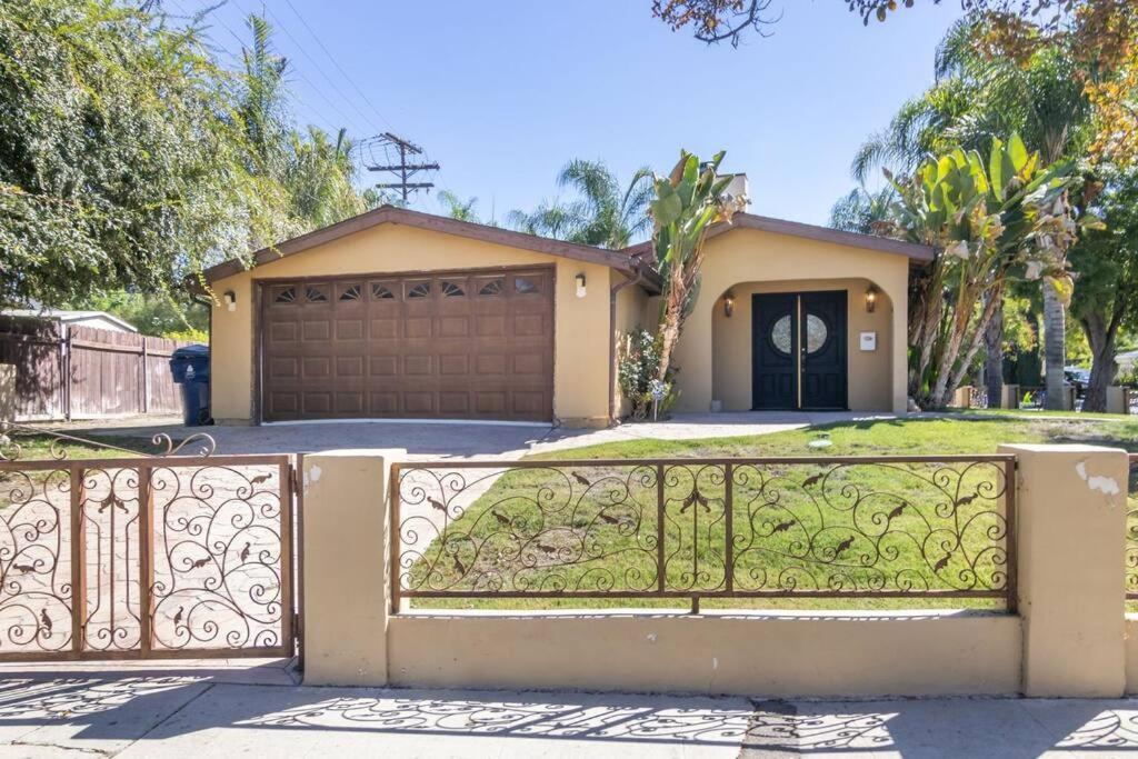 Woodland Hills 3 Bedroom W/ Pool And Сasa de vacaciones Los Ángeles